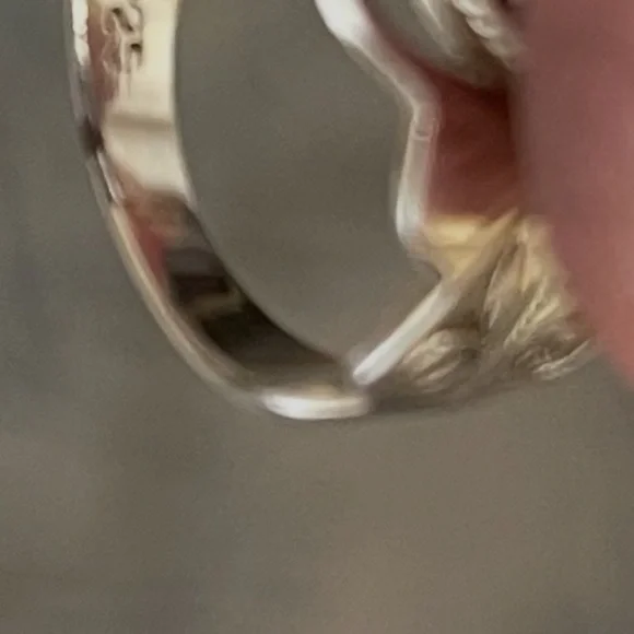 Sterling Silver and Blue Women's Ring Size 6.5 EUC - Picture 11 of 11